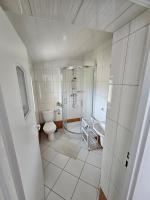 Dreibettzimmer mit eigenem Bad