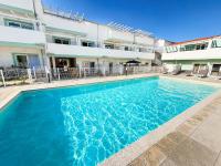 Blue Thermae #7 - Refined 6 Bed Apartment with Pool and Garden - Chambres d'hôtes Santa Maria Coghinas