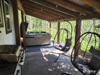 Lazy Moose Lodge Sleeps 10 to 14 Summer Bunkhouse Near Yellowstone - B&B Island Park