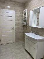 Большая квартира в центре,3 кондиционера 2 туалета, 3 TV - B&B Chişinău