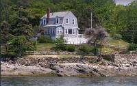 Dog-friendly, bayfront home - gorgeous ocean views, private balcony & fireplace - B&B East Boothbay