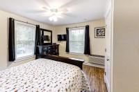 New Riverfront Condo in Sheepscot Harbour - Walk to Famed Seafood Eatery - Chambres d'hôtes Edgecomb