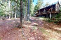 Lakefront Cabin on a Double Lot w/ 500 - B&B The Highlands