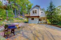 Two separate dog-friendly homes with water views - B&B Boothbay Harbor
