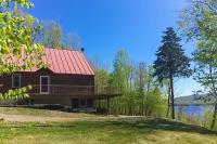 Spectacular lakefront home with dock, firepit, & vaulted ceilings - dog-friendly - B&B Greenville