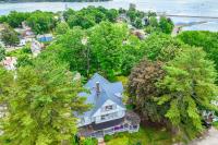 Beautiful home with Ping-Pong, fast WiFi & W/D - walk to dining - B&B Wiscasset