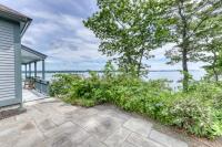 Delightful oceanfront home with amazing views, wrap-around deck & two fireplaces - B&B Wiscasset