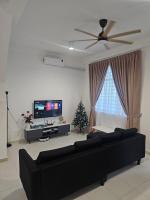 COZY Homestay Kundang Rawang Gamuda Garden KL 15 people - Ferienwohnung Ladang Seri Kundang