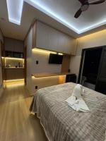 Suite Conceito Reformada com Cozinha Planejada, Iluminacao Cenica e Piscina Resort em Serra Negra - Chambres d'hôtes Serra Negra