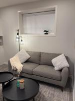 Summer Serene- 2BR - Ferienwohnung Calgary