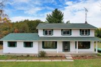 7 Bedroom Farmhouse, 50 Acres, Family and Corporate Retreats - Chambres d'hôtes Newcastle