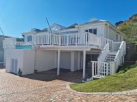 'The Bolussi Beachhouse', sleeps 12 in 6 en-suite bedrooms with Indoor Pool - Chambres d'hôtes Gordon’s Bay