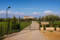 An Oasis of Mediterranean Tranquility with Mountain Views - B&B Móra d'Ebre