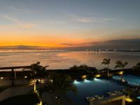 Panoramic Seaview 2BR Suite near Okada, MOA & Airport - B&B Manila