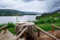 Cosy basement room, bathtub and sauna with a stunning view - B&B Løken