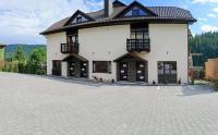 Котедж Буковеньки TWINS - B&B Polianytsia