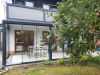 Ruhige 80 m2 Duplexwohnung mit Garten, 2 Bädern und Parkplatz nahe Innenstadt - Chambres d'hôtes Munich