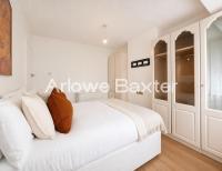 3-Bed Home Near Heathrow & Elizabeth Line - Chambres d'hôtes Yiewsley