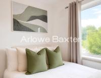 3-Bed Home Near Heathrow & Elizabeth Line - Chambres d'hôtes Yiewsley