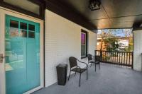 Spacious 3BR 2BA Home with Private Yard - Bed and Breakfast Atlanta