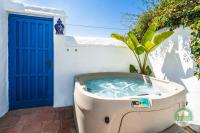 Casa Jazmines Sea View Terrace, Jacuzzi, BBQ - B&B Benamargosa