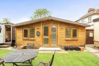 Studio Retreat Sleeps 1 - Parking & WiFi - B&B Cambridge