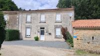 LA LAUJÈRE IVIE - Gîte & Piscine privative - B&B Saint-Hilaire-du-Bois