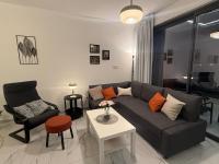 5 min walk to Mackenzie Beach, Stylish 1BR Apt - B&B Lárnaca
