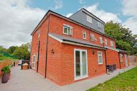 Luxe 3 Bed Gated Development Garden Flat - B&B Woolwich