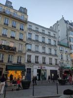 COSY and CHARMING in HISTORIC MONTMARTRE - B&B Paris