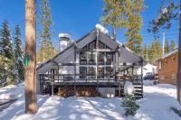 Steps from the River Modern Cabin with Hot Tub - Chambres d'hôtes Soda Springs