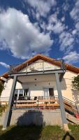 2 minutes from Beach Private House Terrace - Ferienwohnung Elšani