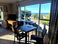 Centrally located Hilltop Apartment - B&B Kaikoura