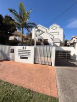 Surfers 641 - B&B Gold Coast