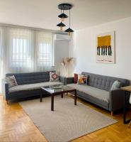 Central Rooftop with guaranteed parking garage - Ferienwohnung Pristina