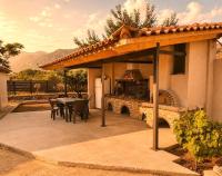 Boutique Home with Private Courtyard in Mani - B&B Kámpos
