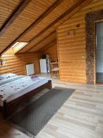 Три берези - Chambres d'hôtes Yaremtché