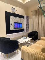 Amanah Mall Service Apartment model town - Bed and Breakfast Lahore