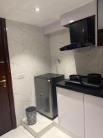 Amanah Mall Service Apartment model town - Bed and Breakfast Lahore
