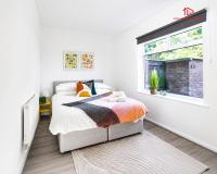 4BR Contractor House Near Liverpool, Sleeps 7, Fast WIFI - B&B St Helens