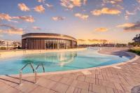 Luxe 6BR Semi-Detached Villa Steps from the Lagoon - B&B Dubai