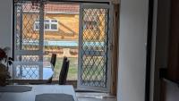Heathrow 6B Home - Sleeps 12 Parking Garden WIFI - B&B Colnbrook