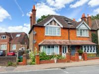 Stylish Victorian Maisonette next to Horsham Park - B&B Horsham