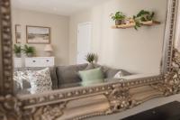 Stylish Victorian Maisonette next to Horsham Park - B&B Horsham