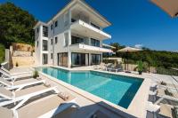 Casa Meer an sea-view retreat with panoramic pool - B&B Zagorje