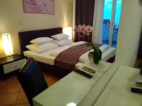 Deluxe Double Room with Balcony and Sea View