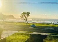 Malua Bay Beach house managed by Batemans Bay Accom - Chambres d'hôtes Malua Bay