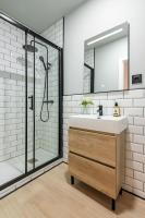 Exclusividad y diseño en el corazón vibrante de Malasaña - B&B Madrid
