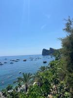 Sorrento apartment with terrace on the sea free parking - Bed and Breakfast Nerano