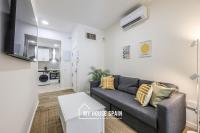 MyHouseSpain - Los Balcones de Lavapiés - B&B Madrid